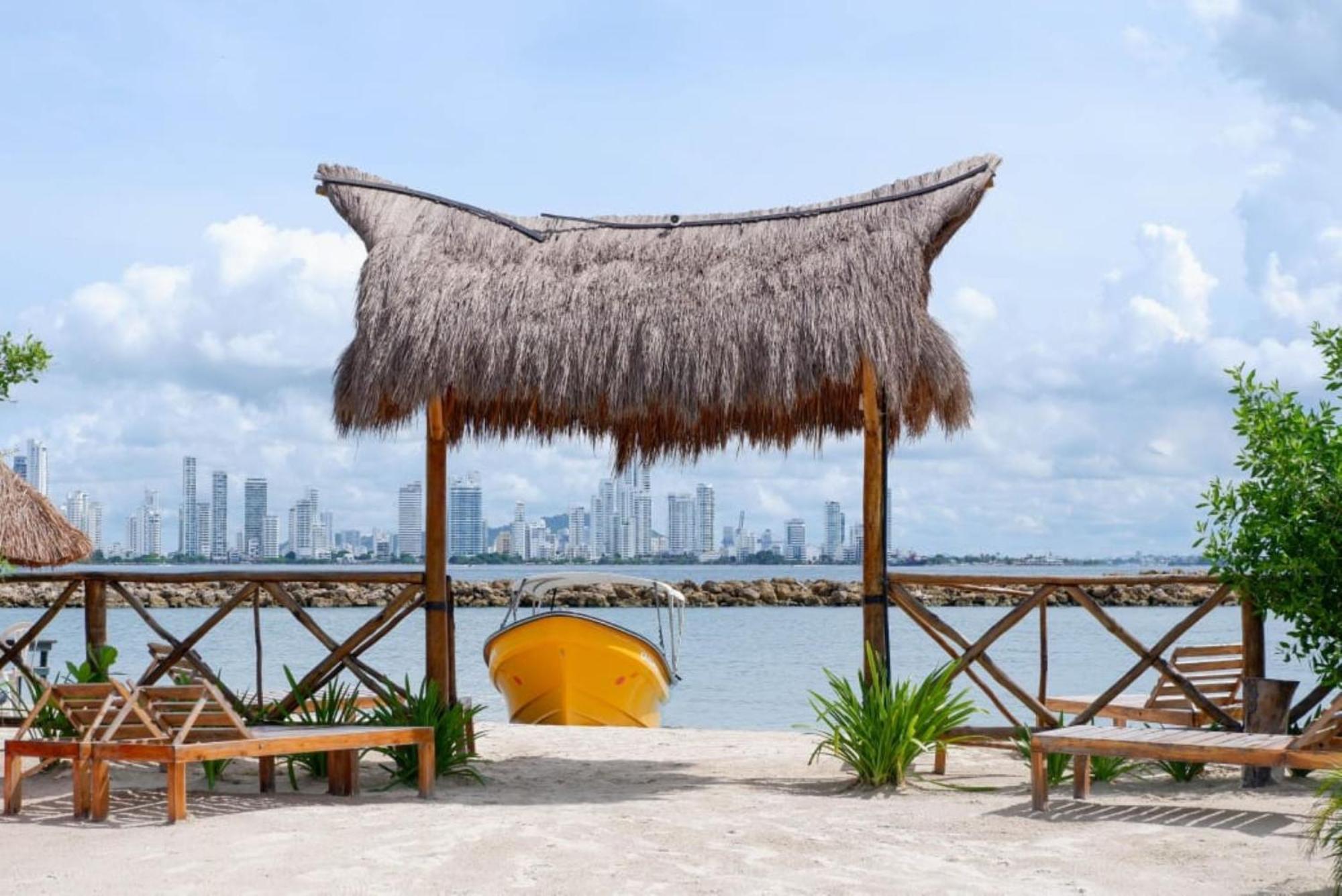 Amalife Beach Club & Hotel Tierra Bomba Exterior photo