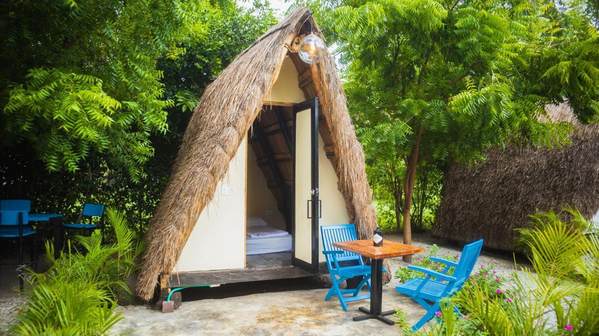 Amalife Beach Club & Hotel Tierra Bomba Exterior photo